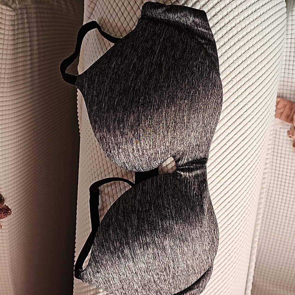 6 Diferent brand bras.Victorias secret. Pink and Adrianne - Picture 4 of 8